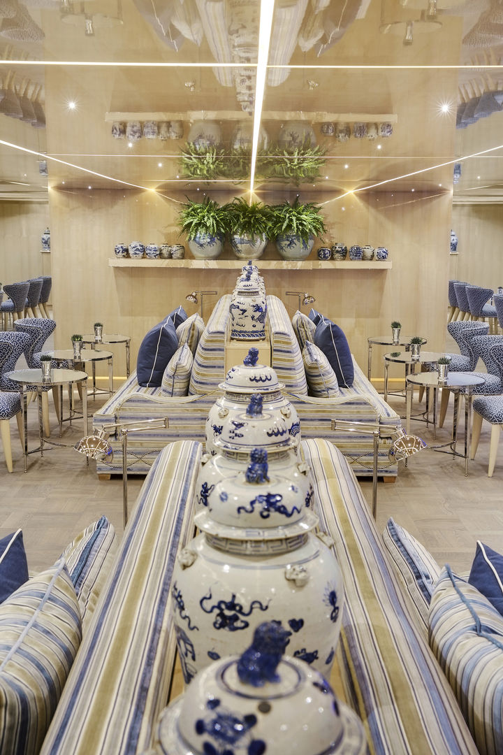 Uniworld Boutique River Cruises - S.S. Beatrice - Restaurant Wolfgang's Lounge 1.jpg